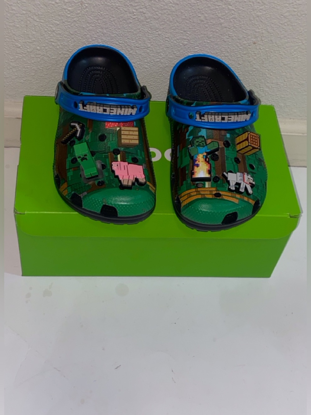 CROCS Kids Green Blue Minecraft Graphic Clogs Size J 3